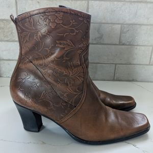 ARTIVA Lida distressed embossed leather boots